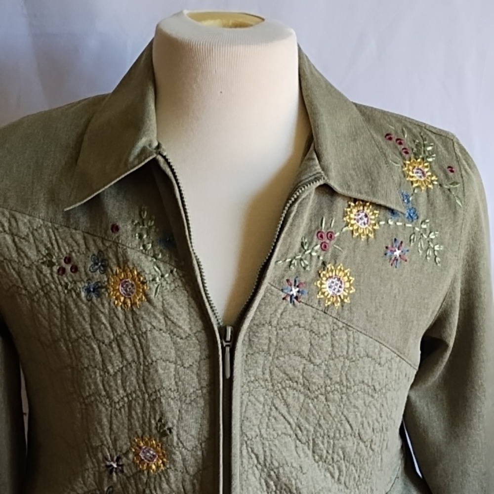 Alfred Dunner zip up jacket. Size 6 P - Picture 2 of 7